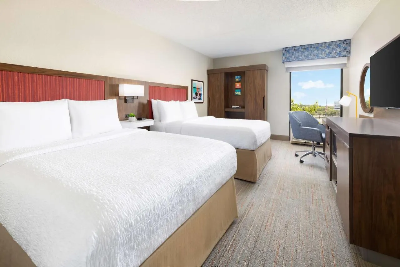 Hampton Inn Long Island/Islandia Hotel