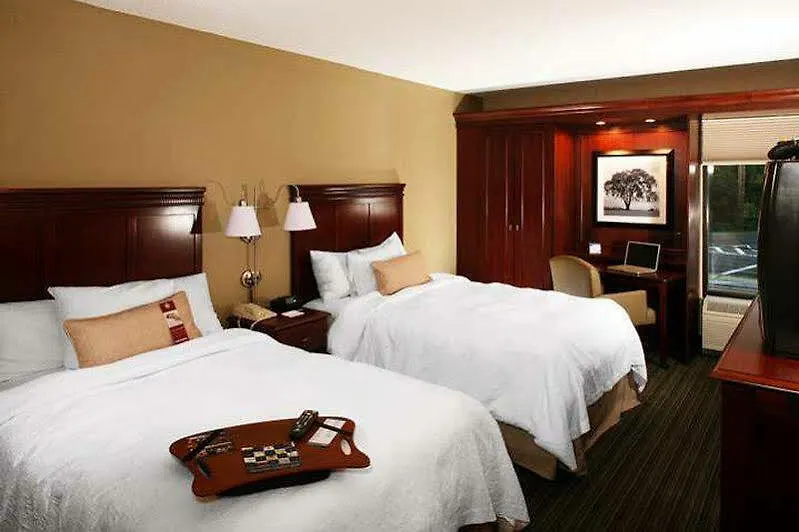 Hampton Inn Long Island/Islandia Hotel