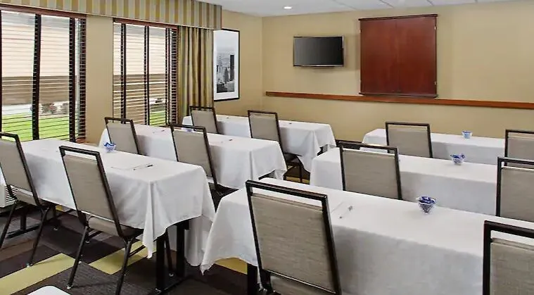 Hampton Inn Long Island/Islandia Hotel